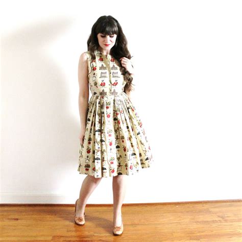 1950s Dress / 50s Novelty Print Dress / 1950s History Teacher | Etsy | Print dress, 1950s dress 