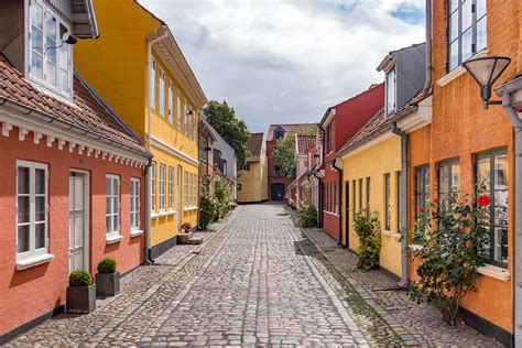 Denemarken is het land van de bekende sprookjesschrijver hans christian andersen. Denemarken 2: Dagtrip naar Odense op het eiland Funen ...