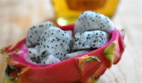 How to cut dragon fruit and what to do with it after. Dragon-fruit-honey | Dragon fruit, Fruit, Fresh fruit