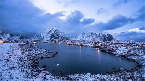 Reine Moskenesøya Lofoten Backiee