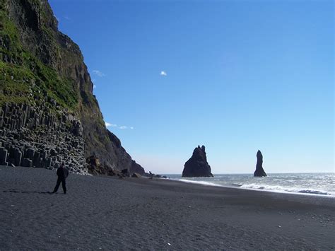 The Black Beach In Vik Northern Lights Iceland Aurora