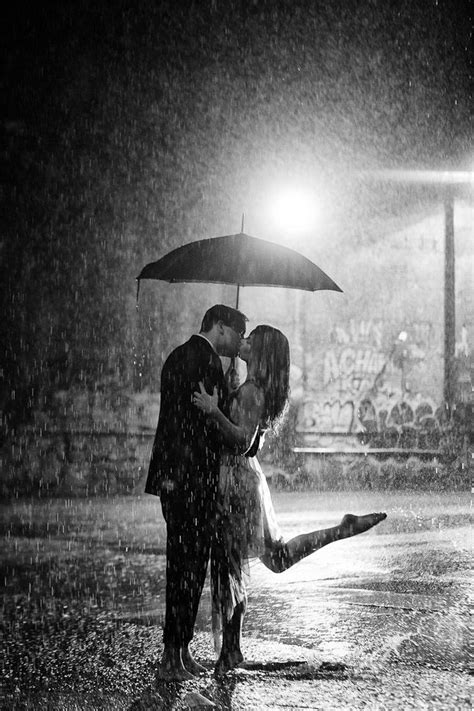 Engagement Session In The Rain Kissing In The Rain I Love Rain Love