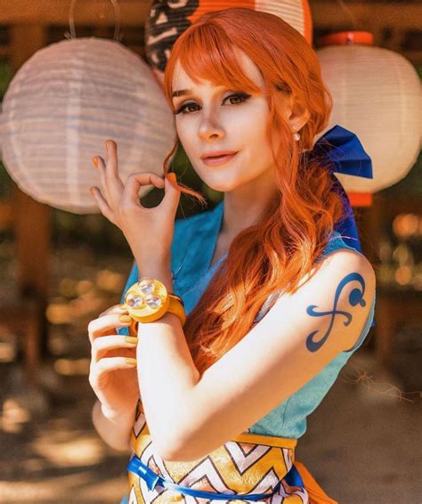 nami swannnnn 🍊 amazing costume and log pose by ezcosplay one piece cosplay famous