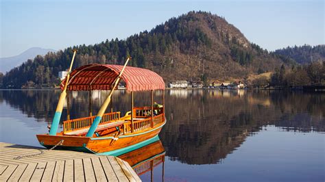 Pletna Boat Lake Bled Empnefsys And Travel