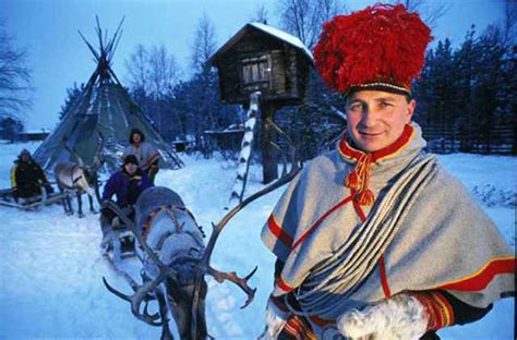 Den samiska flaggan är gemensam för alla samer. Den samiska nationaldagen firas Söndagen den 6 februari ...