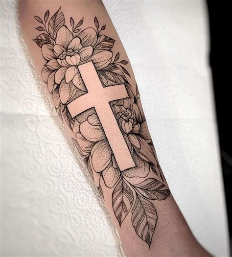 Crosses With Roses Designs For Tattoos