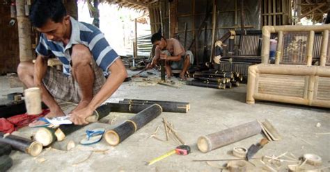 Ambil sebatang bambu kemudian haluskan tiap bakunya dengan menggunakan pisau. Cara Membuat Kursi Dari Bambu Moderen ~ Chemistry Lab