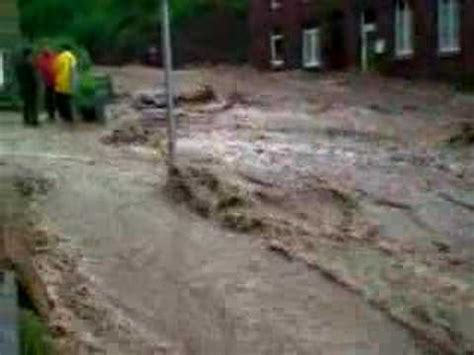 .pepinster inondation inondation liège overstroming limburg flooding belgium inondation namur. Innondations Tilff 29/05/08 - YouTube