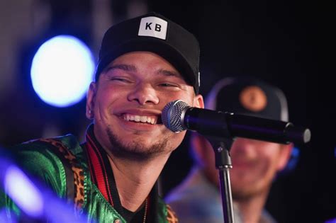 Kane Brown Shares Adorable Fathers Day Moment With Kingsley