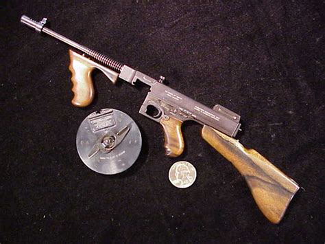Sold Miniart 13 Scale 1928 Thompson Sub Machine Gun With 50 Round