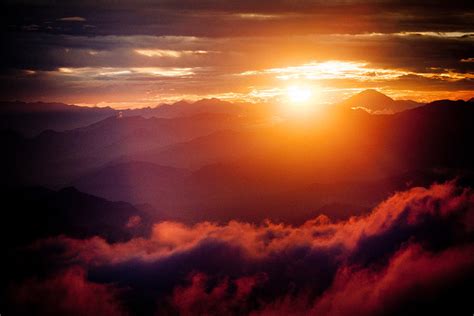 Raimond Klavins Fotografikalv Golden Sunset Himalayas Mountain Nepal