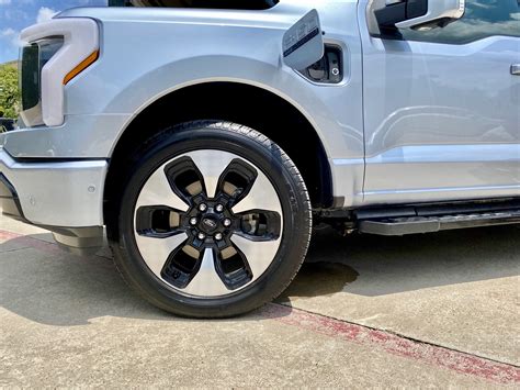 All Electric 2022 Ford F 150 Lightning Makes Texas Debut
