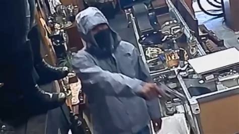 Man Sought In Pawn Shop Robbery In South Philadelphia 6abc Philadelphia
