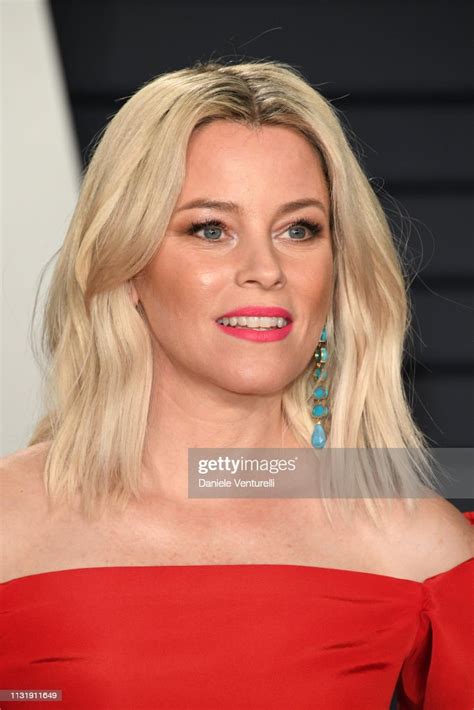 Elizabeth Banks Attends 2019 Vanity Fair Oscar Party Hosted By News