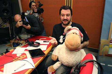 Un remake dell'epopea berlusconiana, ma la lega di giorgetti e bossi rimane estranea. Salvini: "Pressione a 100-130, ho detto stop ai formaggi ...