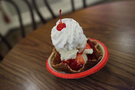 Strawberry Ice Cream Sundae Strawberry Ice Cream Sundae At Flickr