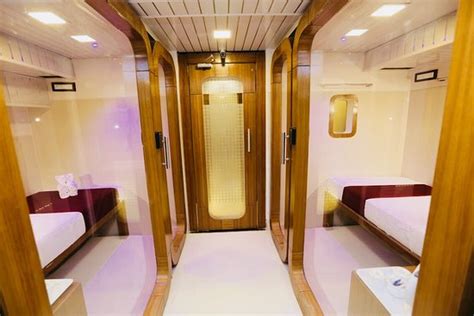 See more ideas about capsule hotel, hostels design, hotel. QUBESTAY AIRPORT CAPSULE HOTEL &HOSTEL - Updated 2020 ...