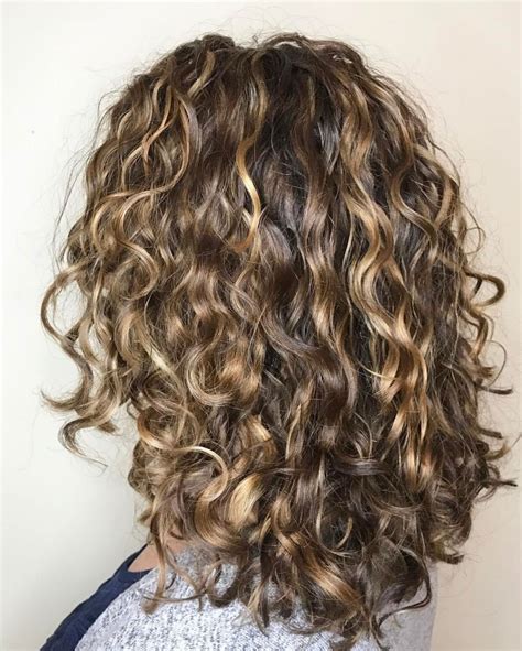 How To Layer Medium Length Curly Hair At Home Best Simple Hairstyles For Every Occasion
