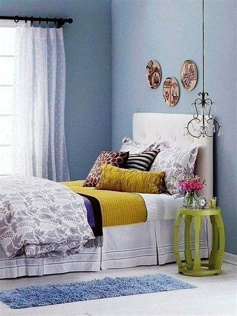 How To Decorate A Small Bedroom On A Budget