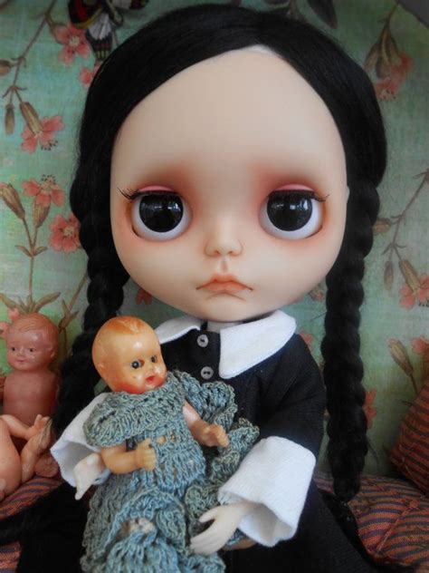 custom wednesday addams blythe doll etsy muñecas bonitas muñecas dolls arte romántico