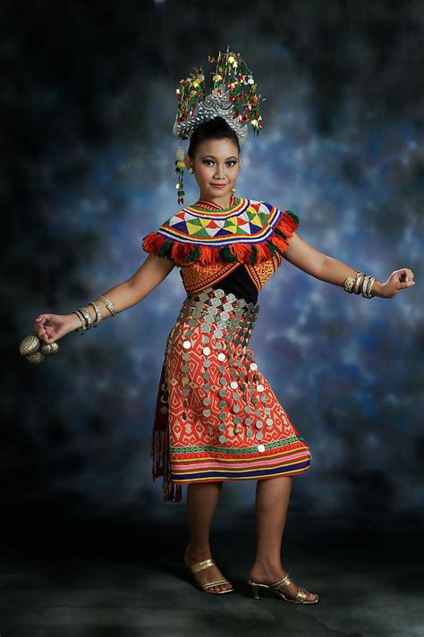 Pakaian Tradisional Wanita Iban Baju Adat Provinsi Kalimantan Tengah My XXX Hot Girl