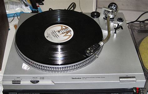 Excellent Technics Sl D2 Stereo Direct Drive Semi Automatic Turntable