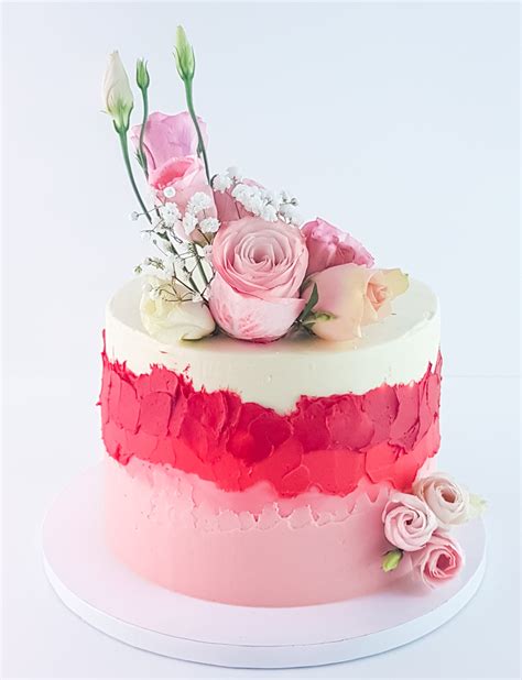 Shades Of Pink Buttercream Cake With Fresh Flowers Fabulous Cakes