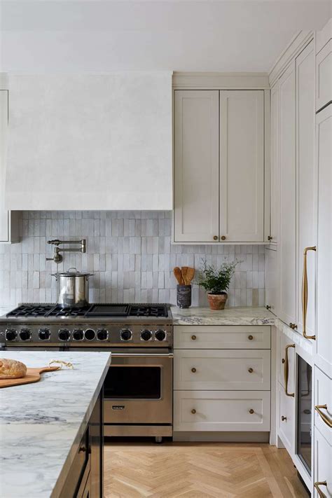 20 Gorgeous Greige Kitchen Cabinets