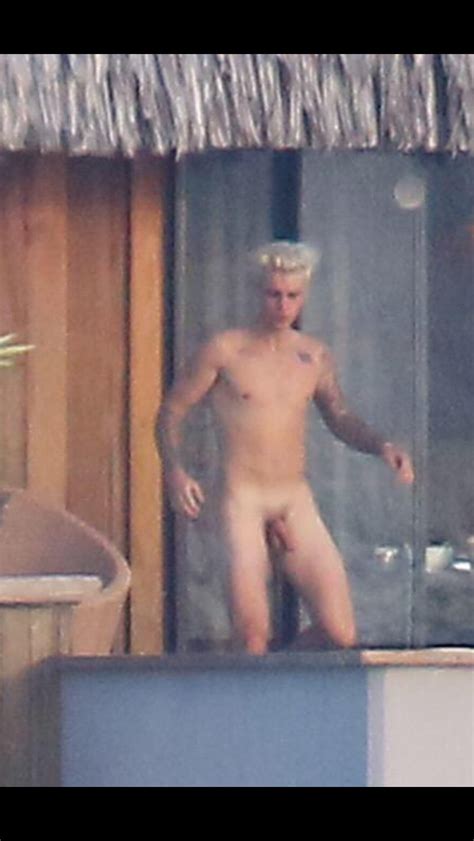 OMG He S Naked Justin Bieber Gives Us The Full Frontal And Behind