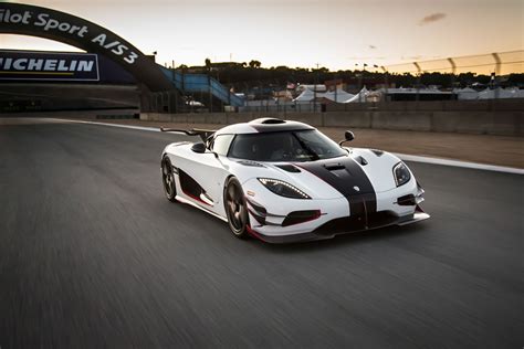 Video Of The Day Sit Inside A Koenigsegg Agera Rs As It Runs To A Top