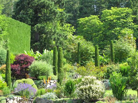 Italian Garden Garden Design Sloped Backyard