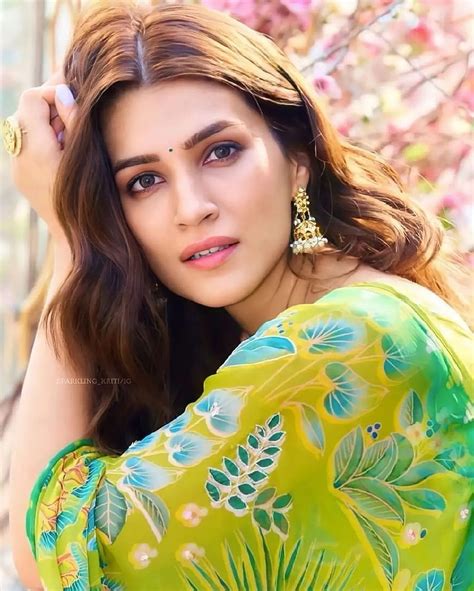 Kriti Sanon Gorgeous Indian Celebrities And Background Hd