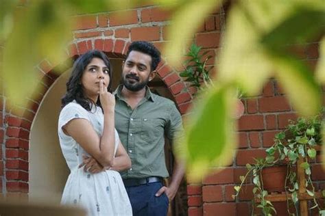 A matchmaking gone wrong introduces vijay, an engineer who aspires to become a restauranteur, to pournami, an mba graduate. Vijay Superum Pournamiyum (VSP) movie review and rating by ...