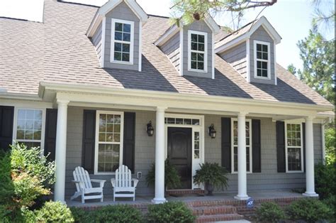 I Love That Gray And White With The Shutters Exterior Paint Colors For