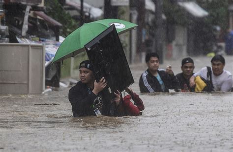 Major Floods In Manila As Vamco Batters Philippines Jordan Times