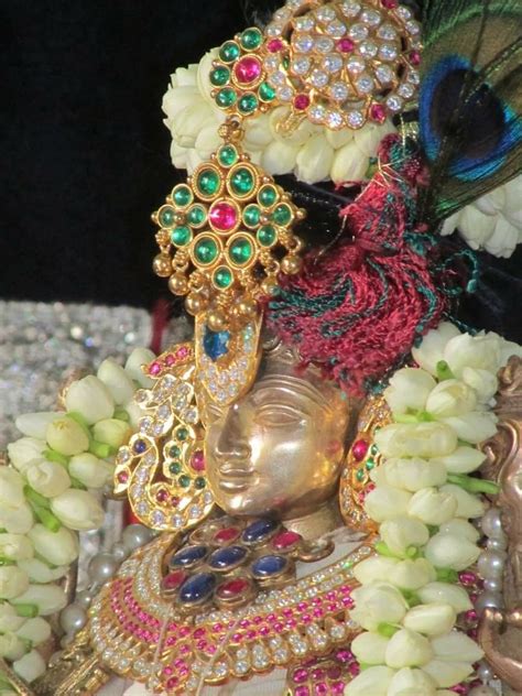 Pin By Beeshma Acharya On 7 Hills Temple Jewellery Ornament Wreath
