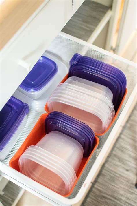 12 Ways To Organize Tupperware And Food Storage Containers Apartment
