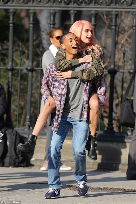 Cara Delevingne Shares A Steamy Kiss With Jaden Smith Daily Mail Online