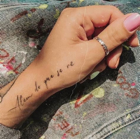 Ideias De Tatuagens Delicadas Tatuagens Tatuagem No Dedo Tatuagem E