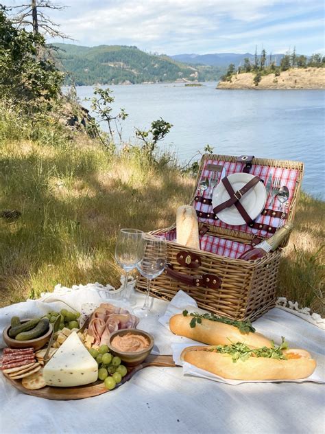 How To Plan The Best Outdoor Picnic Absolutely Alicia