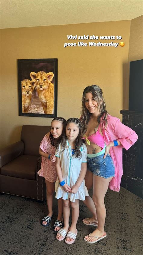 Teen Mom Star Vee Rivera Poses With Rarely Seen Daughter Vivi 7 And Shows Off Belly Tattoo In