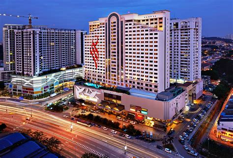 Philea mines beach resort is 550 yards from the mines shopping mall and 400 yards to up town mines wonderland. The Pearl Kuala Lumpur