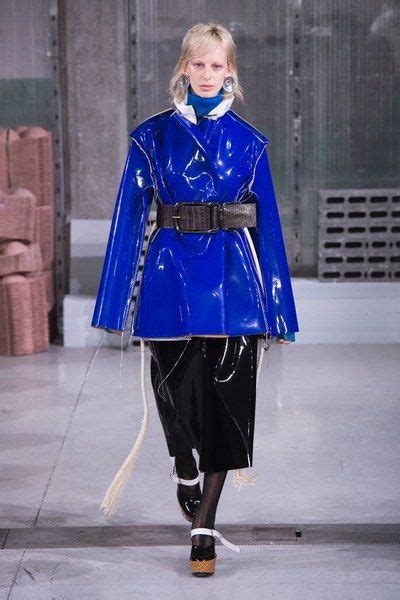 The Complete Marni Fall 2018 Ready To Wear Fashion Show Now On Vogue