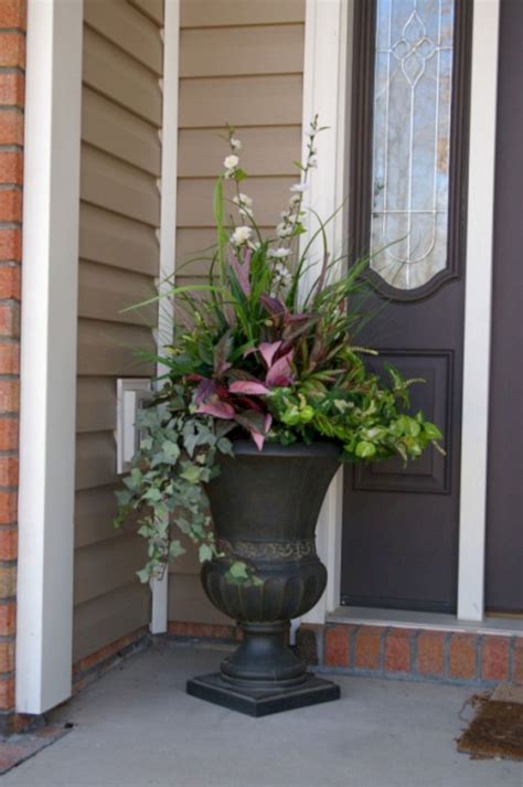 This is all about pencil shading flower pot images and design. 24 Front Porch Flower Pot Inspiration For Beautiful Front ...
