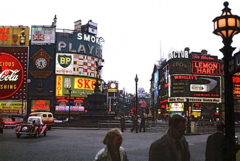 London Fullscream Agency Shows How Piccadilly Circus Looked In 1961