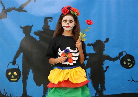 You name it, we've got it! Do-it-yourself Halloween costumes can be easy, inexpensive ...