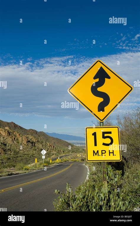 Usa Road Sign For 15 Mph Speed Limit Hi Res Stock Photography And