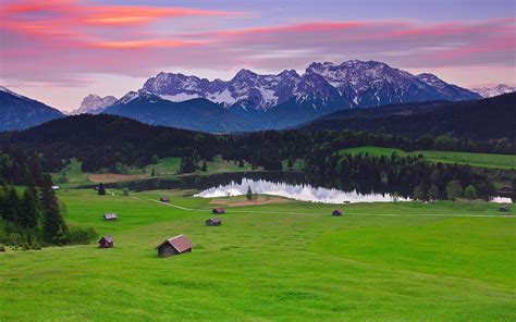 Deutschland Bayern Landschaft Berge Alpen Wald Gras Häuser See