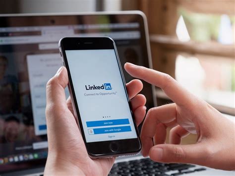 9 Ways To Use Linkedin To Find A Job Social Networks Social Media