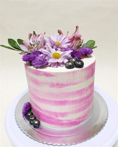 pin by vanessa arosemena on tortas con flores cake decorating desserts baking tips